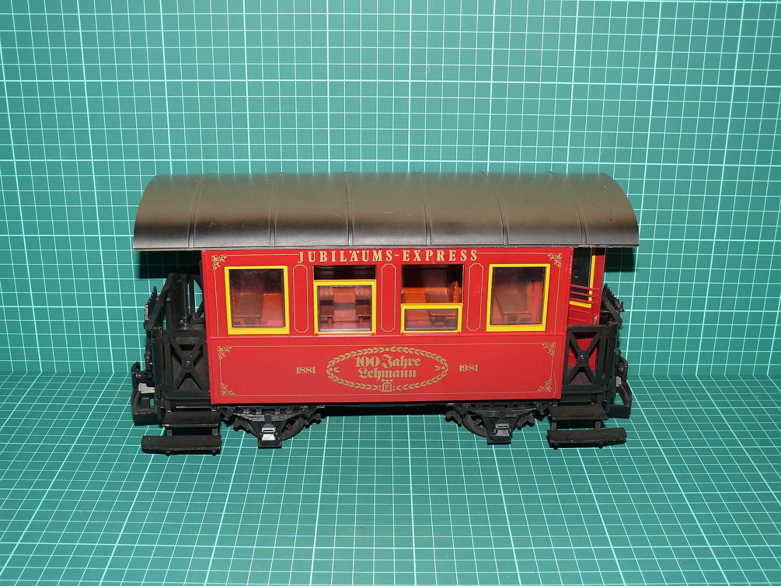 LGB 3007 G – Dvounápravový osobní vyhlídkový vůz „Jubiläums-Express / 100 Jahre Lehmann 1881–1981“ – Jiné velikosti