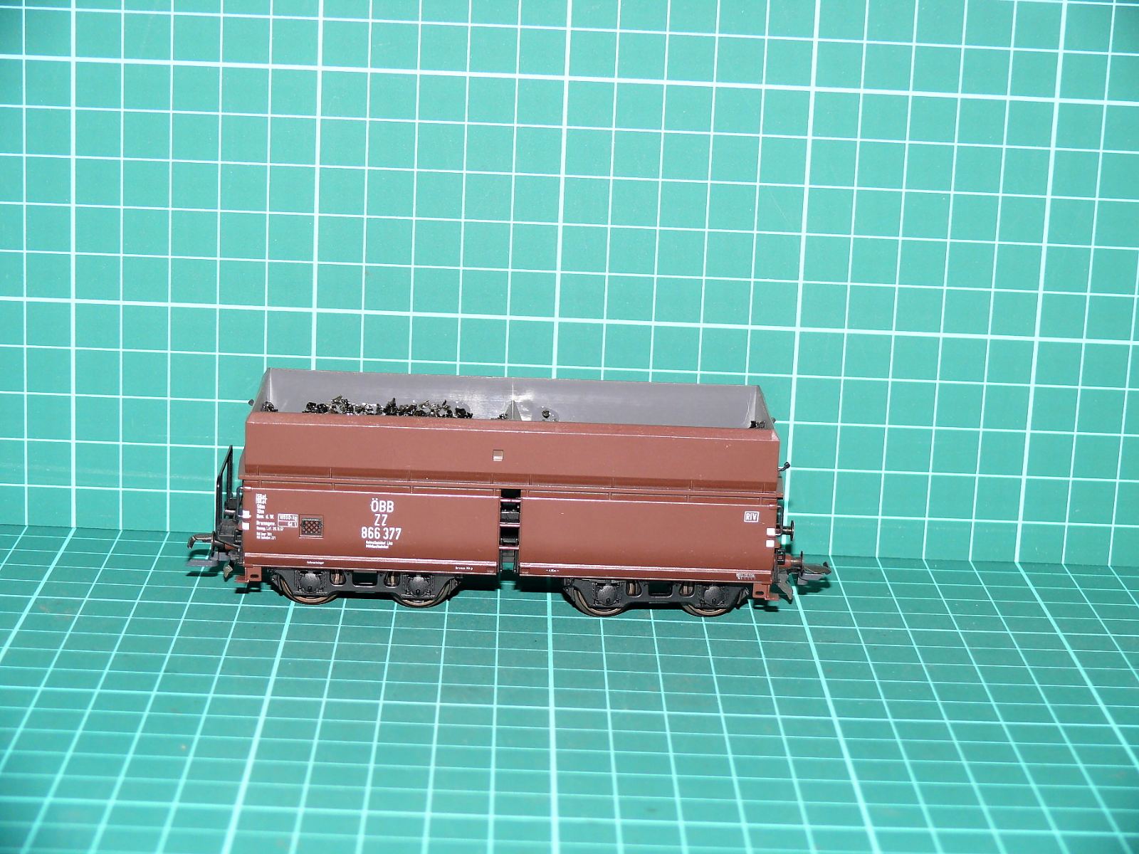 ÖBB ZZ 866 377 - Výsypný vůz na uhlí / štěrk – H0