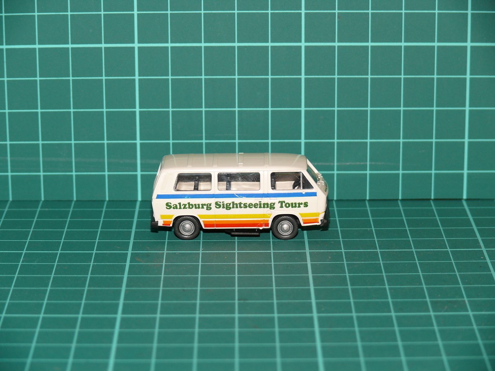 Roco H0 – Mikrobus Volkswagen Transporter T3 „Salzburg Sightseeing Tours / Albus Salzburg“ – H0