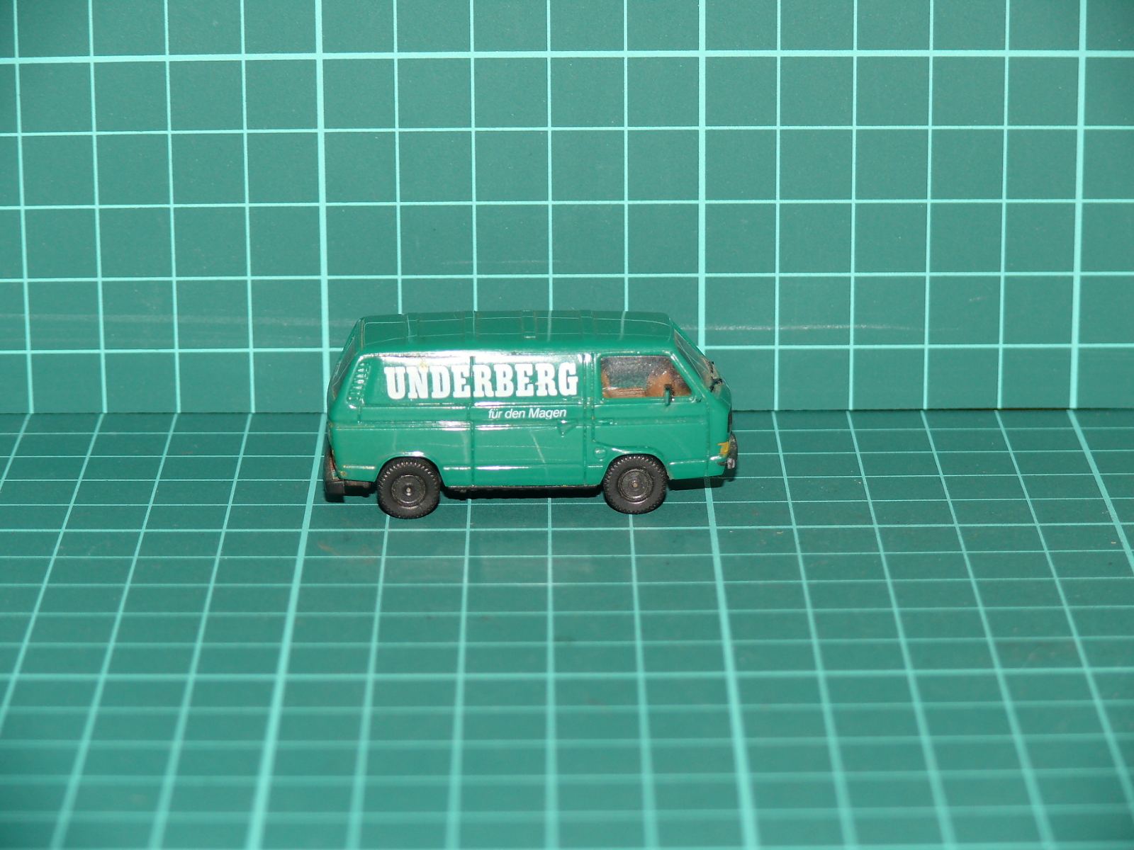 Roco H0 – Skříňový dodávkový automobil Volkswagen Transporter T3 „UNDERBERG für den Magen“ – H0
