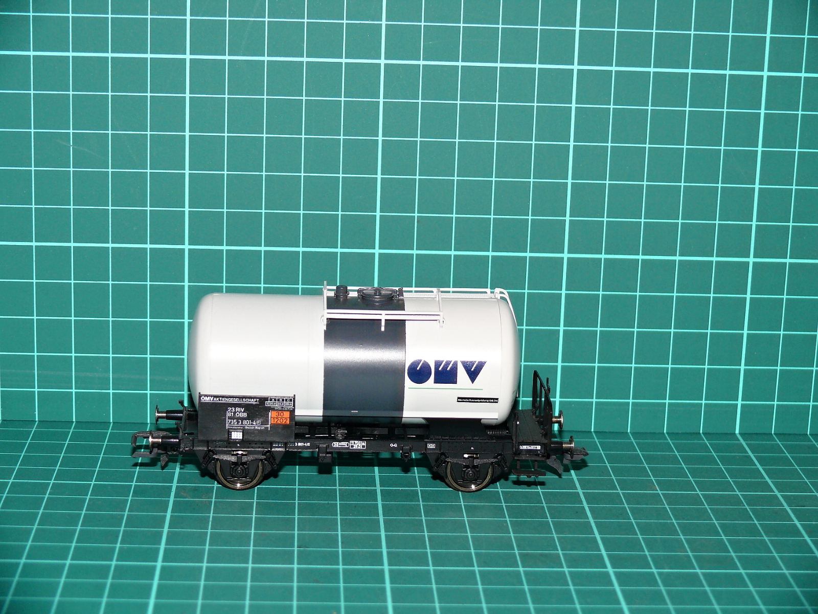 Roco - ÖBB Dvounápravový cisternový vůz ÖMV – H0