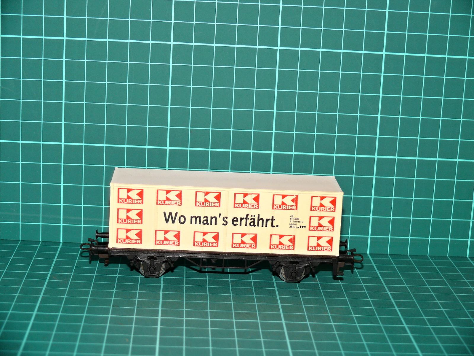 Märklin - Kontejnerový vůz KURIER „Wo man's erfährt.“ – H0