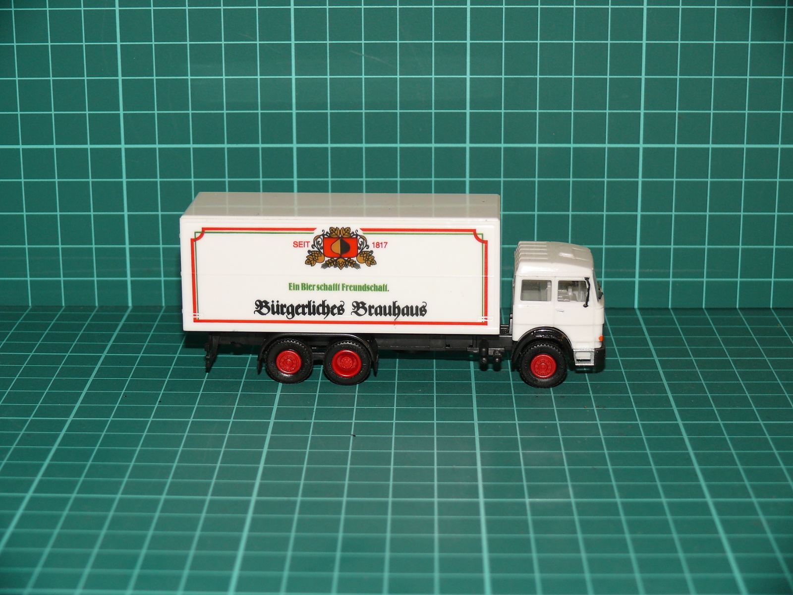 Roco H0 – Nákladní automobil Iveco / Magirus 3-osý skříň „Bürgerliches Brauhaus“ – H0