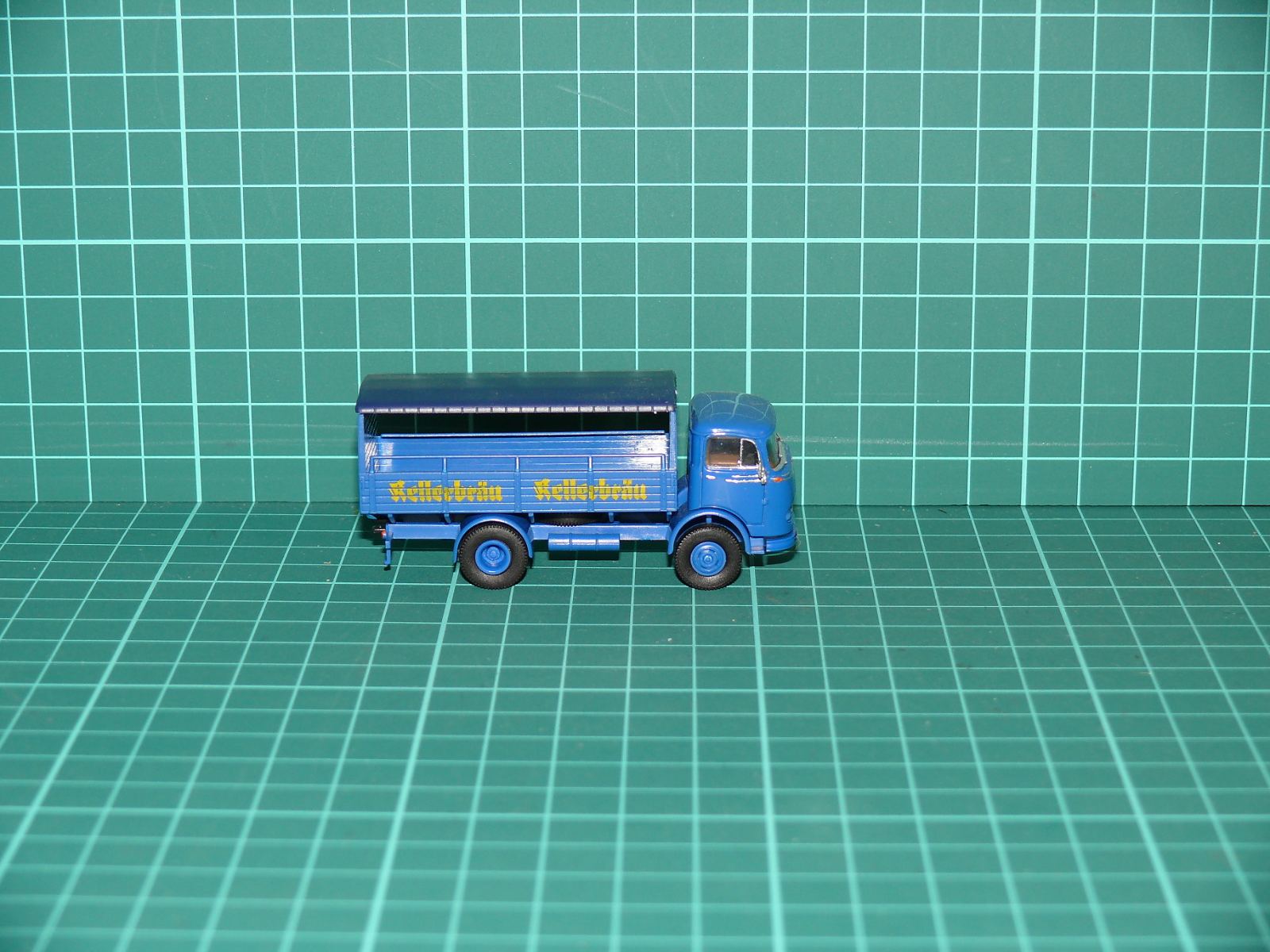 Brekina H0 – Pivovarský nákladní automobil Steyr 380 / 480 „Kellerbräu Ried“ – H0