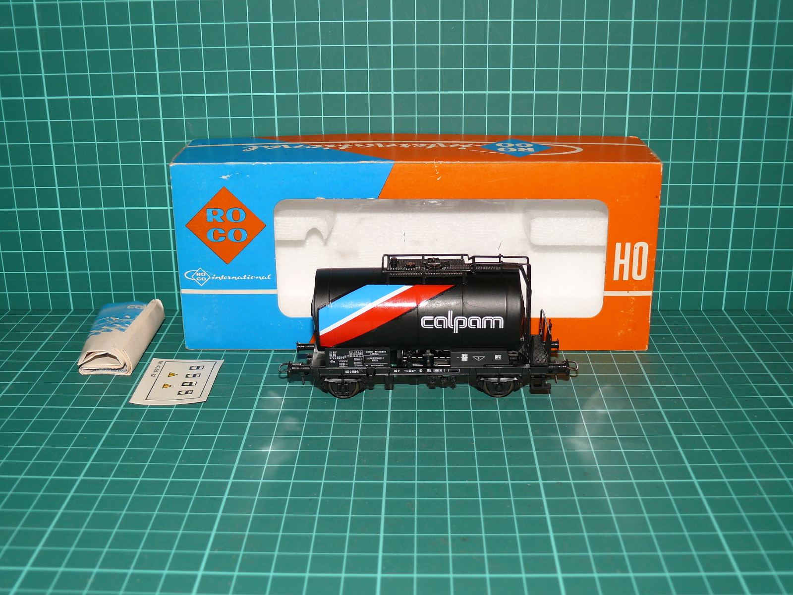 Roco H0 4336C – 2-nápravový cisternový vůz „calpam / Chevron“, DB (Ep. IV) + OVP – H0