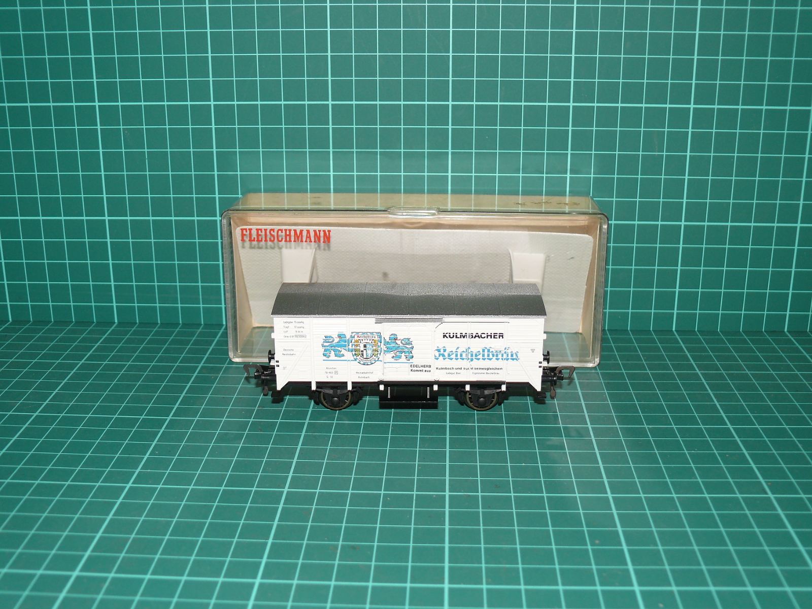 Fleischmann H0 5362 – 2-nápravový pivovarský chladicí vůz „KULMBACHER Reichelbräu“, DB (Ep. III) + krabička – H0