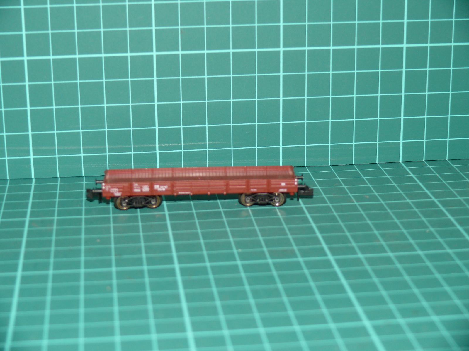Roco N 02335 (2335) – 4-nápravový plošinový/nízkostěnný vůz řady Xlms 56, DB (Ep. III) – N
