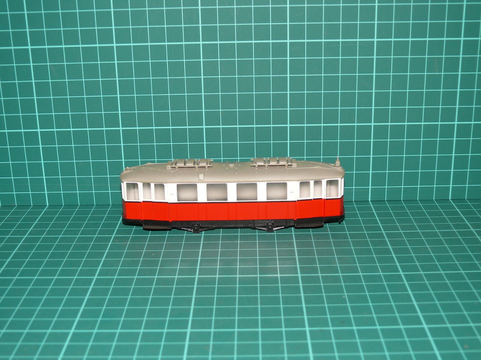 Hermann & Partner H0 (H0m/H0e) – Karoserie tramvaje Gotha T57 / B57, červeno-krémová – H0