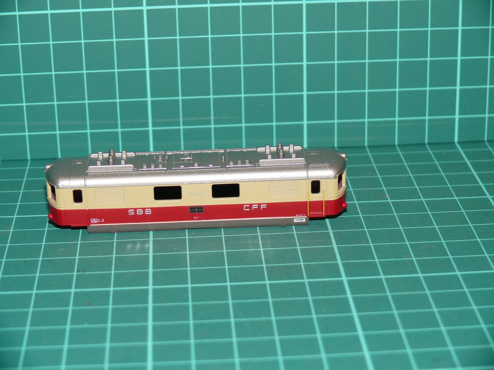 Arnold Rapido N – Karoserie elektrické lokomotivy řady Re 4/4 II (Re 420) TEE, SBB CFF – N