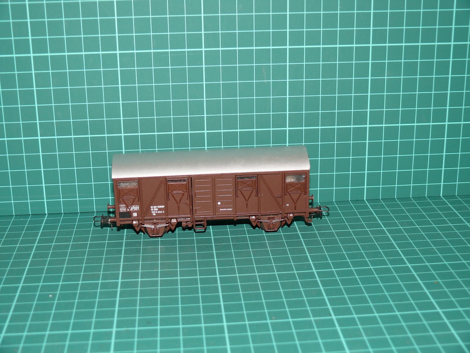 Roco H0 4301 / 46020 – 2nápravový krytý nákladní vůz řady Gs (EUROP), ÖBB (Ep. IV) – H0