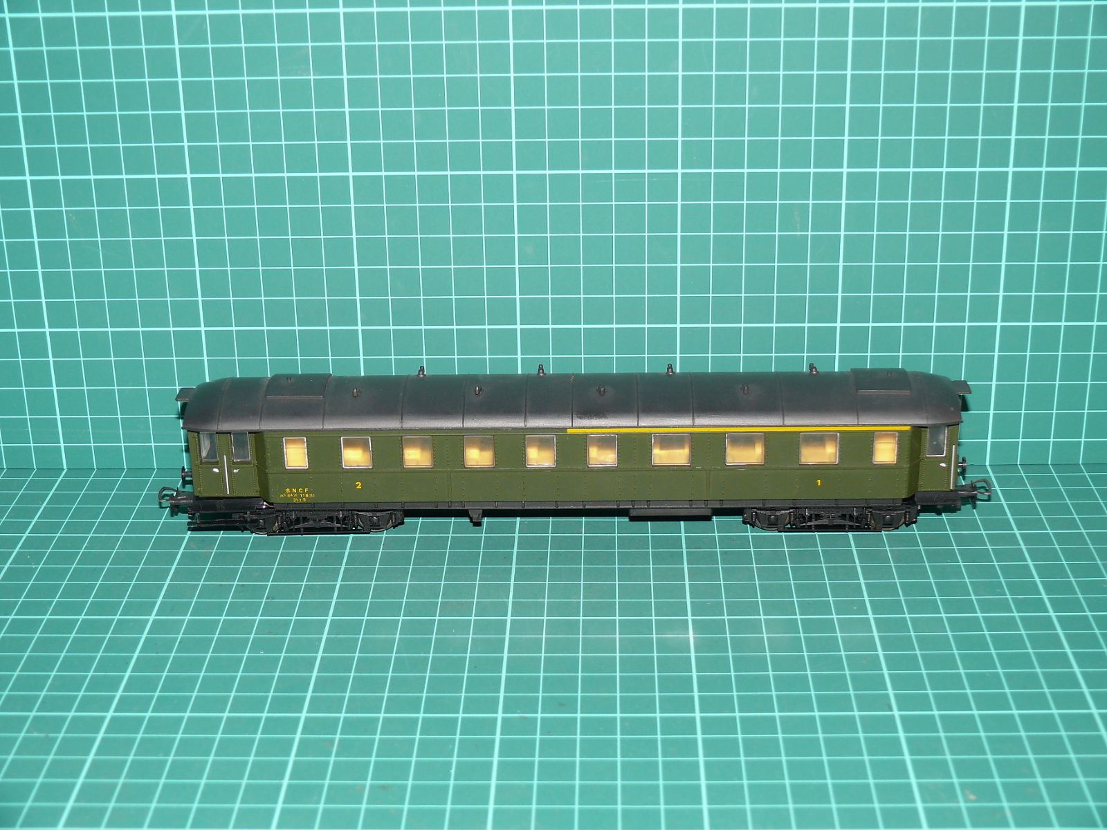 Kleinbahn H0 376 – 4nápravový rychlíkový vůz 1./2. třídy řady AB (Bastille), SNCF (Ep. III/IV) – H0