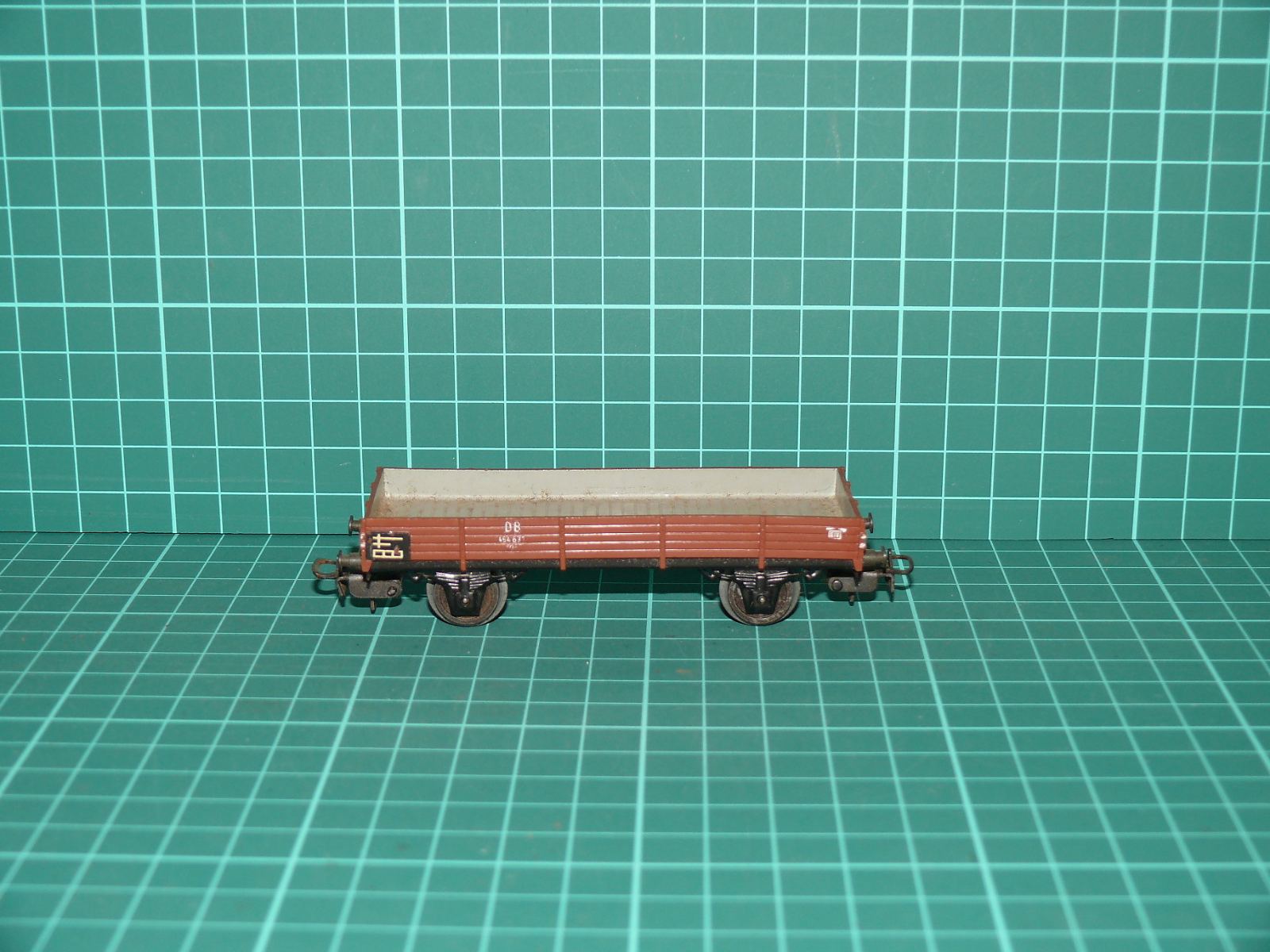 Märklin H0 4503 – 2nápravový nízkostěnný nákladní vůz řady X05, DB (Ep. III) – H0