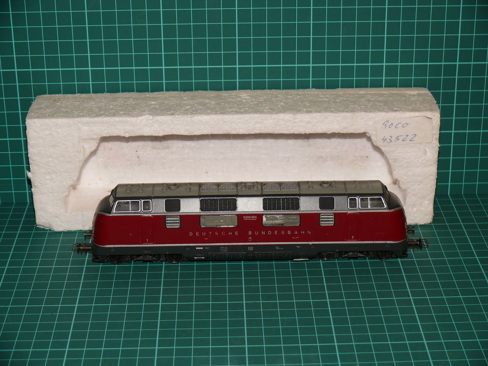 Roco H0 43522 – Těžká dieselová lokomotiva V200 054 "Deutsche Bundesbahn", DB (Ep. III, DC) – H0