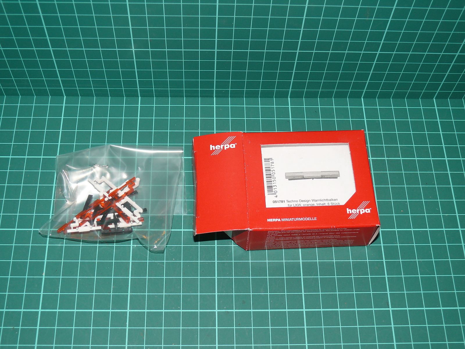 Herpa H0 051781 – Výstražné majákové rampy "Techno Design" pro nákladní vozy LKW, oranžové (6 ks) – H0