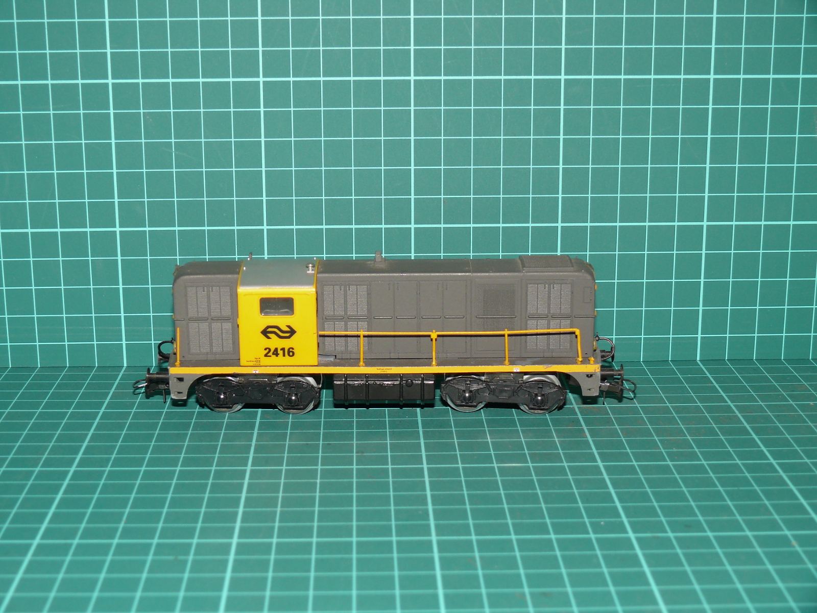Roco H0 (1:87) – Dieselová lokomotiva NS 2416 / nepojízdná maketa / na náhradní díly – H0