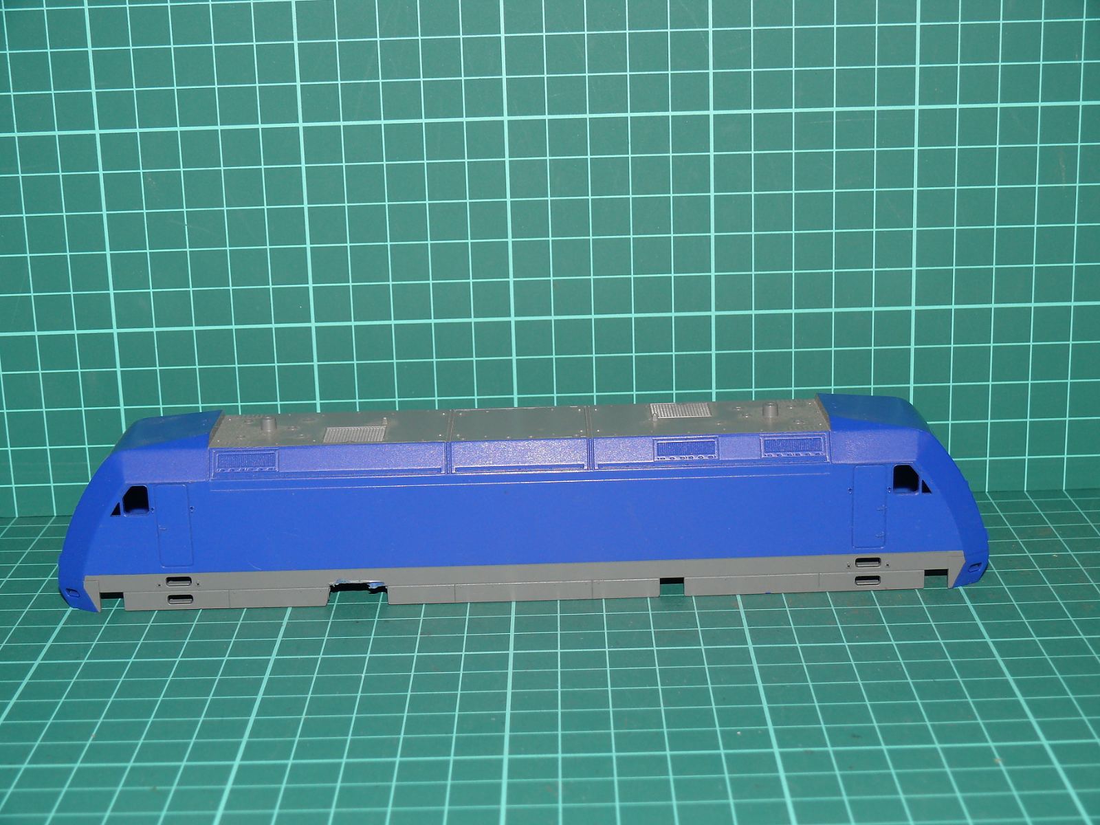 Piko H0 (1:87) – Karoserie dieselové / elektrické lokomotivy Siemens Eurorunner ER20 / Taurus / na stavbu a přestavbu – H0
