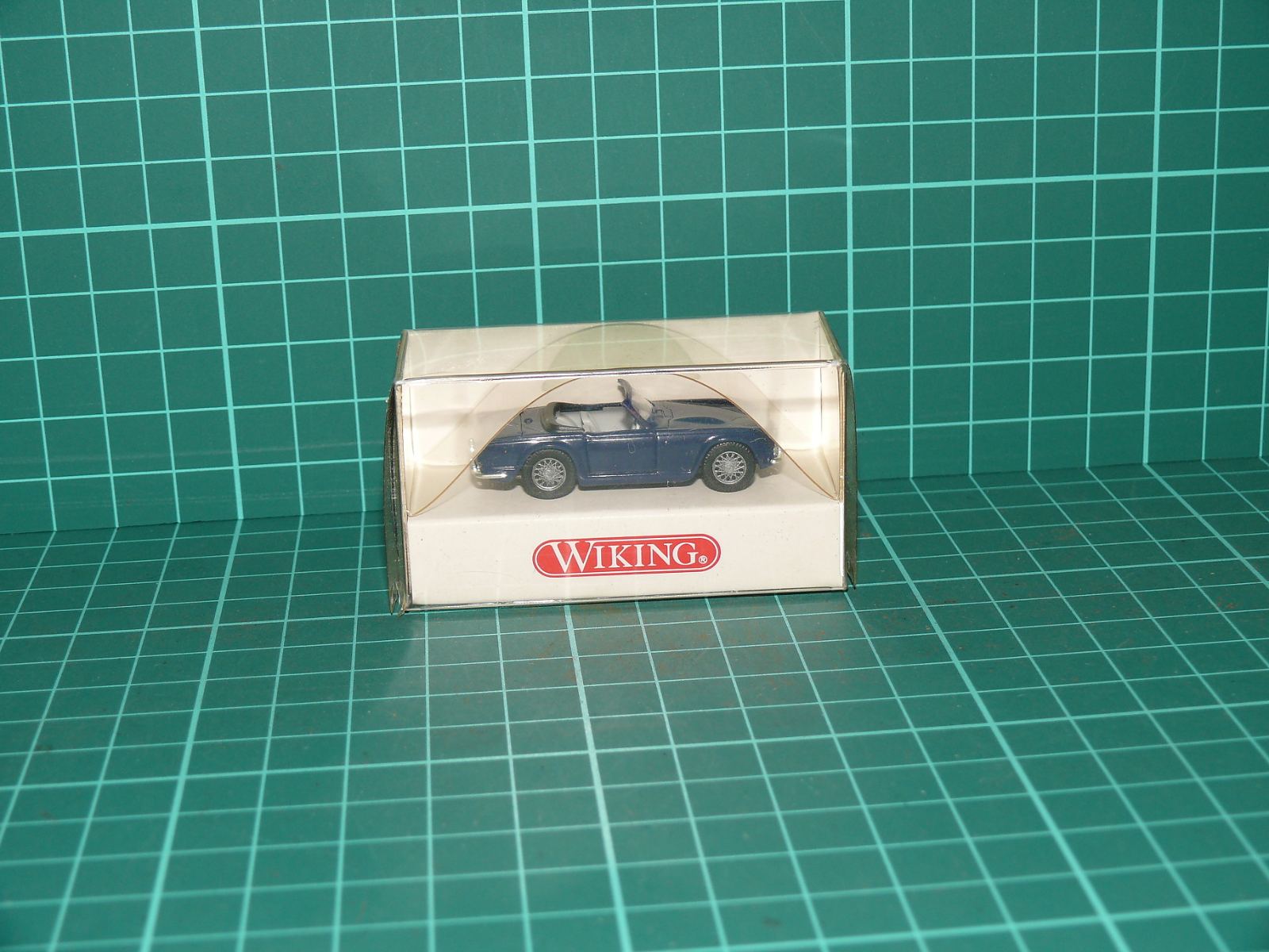 Wiking H0 (1:87) – Triumph TR4 Cabrio / Roadster v originální krabičce (kat. č. 815 01 22) – H0