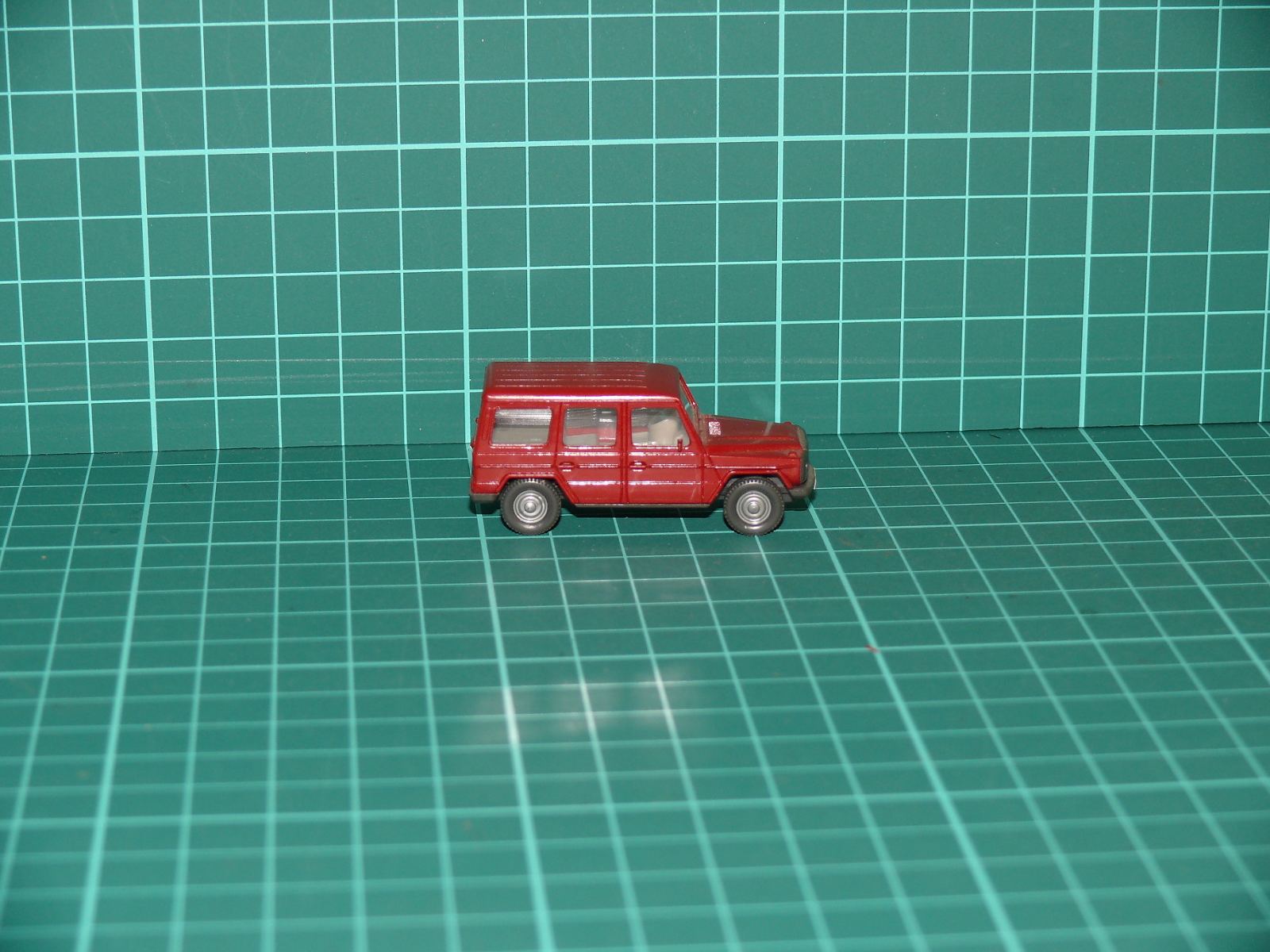 Wiking - Mercedes-Benz Třída G (W460) Dlouhý 5dveřový terénní vůz – H0