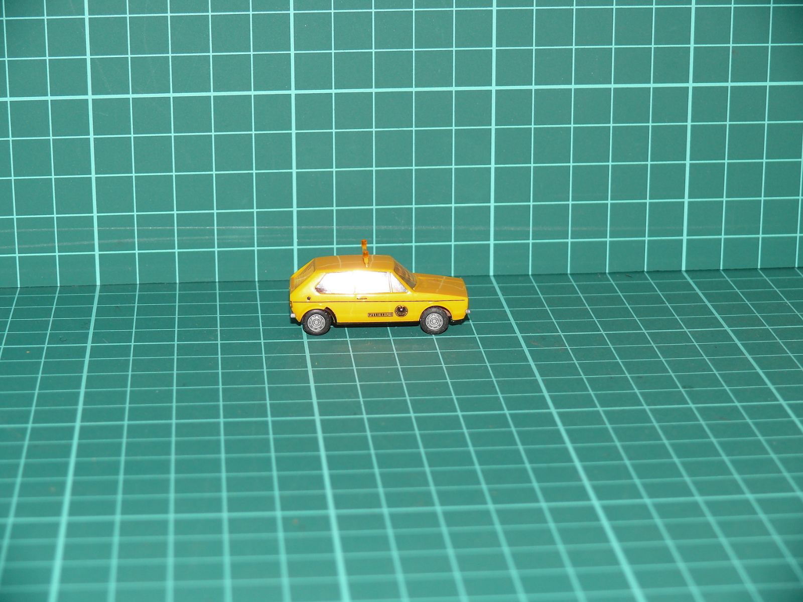 Herpa - Volkswagen Golf I Asistenční vůz ÖAMTC (Pannenhilfe) – H0