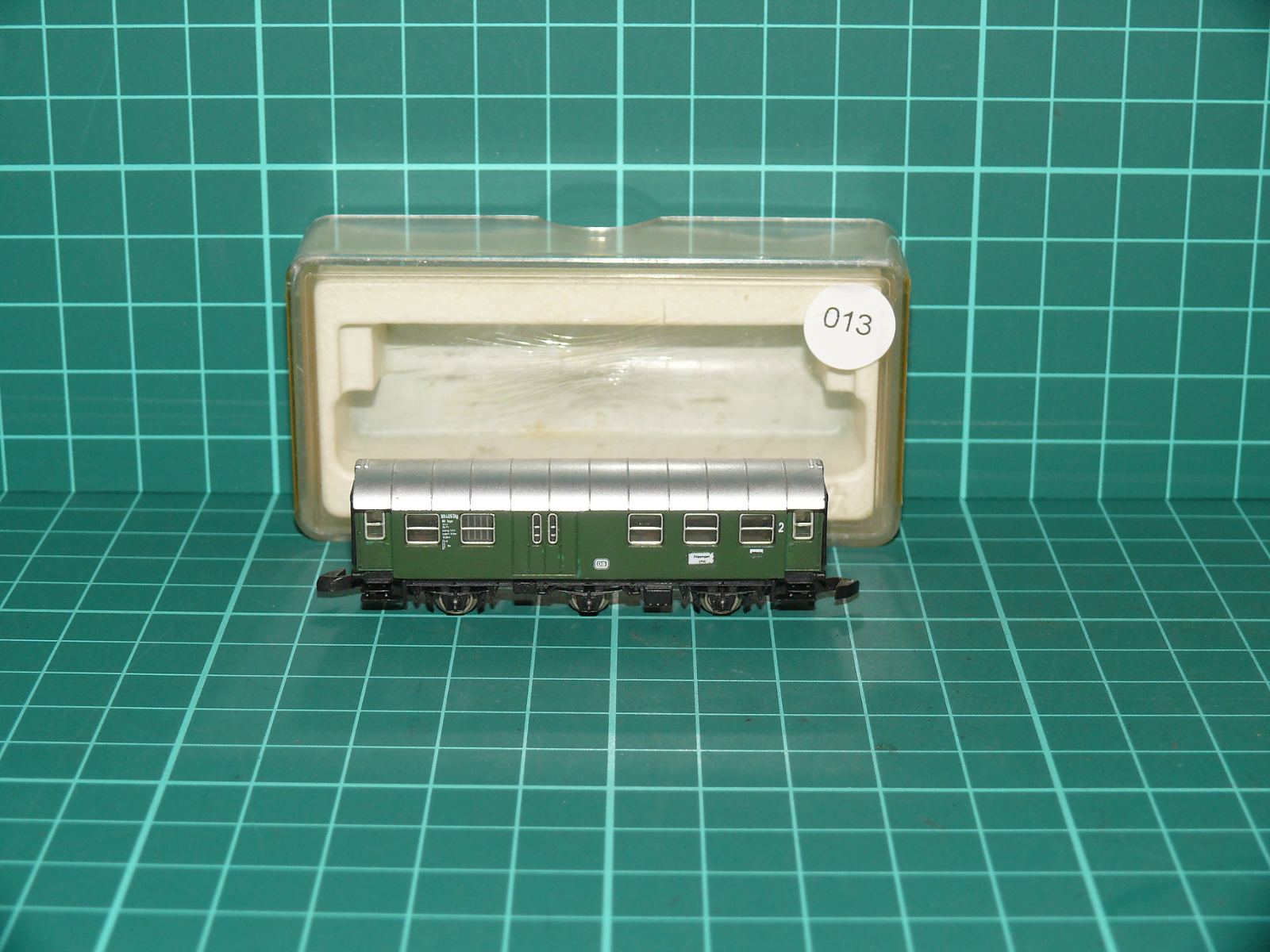 Märklin mini-club Z (1:220) – Třínápravový osobní vůz s oddílem 2. třídy a zavazadlovým prostorem BD3yg DB v krabičce (kat. č. 8614) – Jiné velikosti