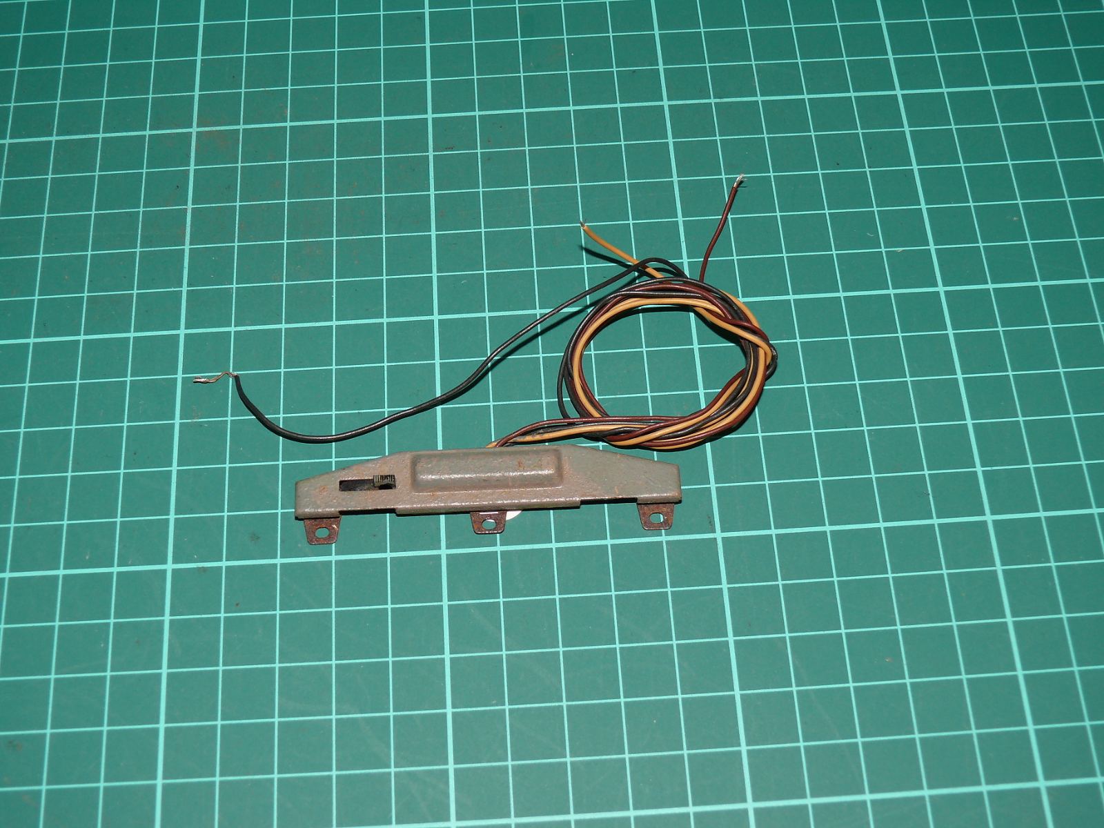 Fleischmann H0 (1:87) – Elektromagnetický přestavník výhybky se štěrkovým ložem (kat. č. 644110 / 6441 / 6442) – H0