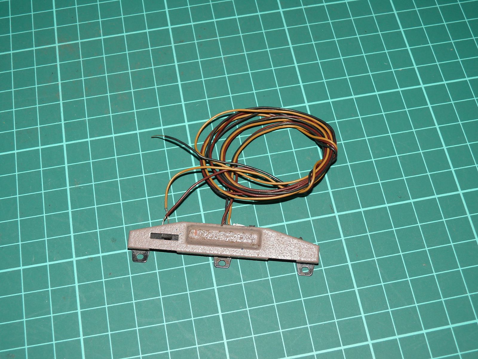 Fleischmann H0 (1:87) – Elektromagnetický přestavník výhybky se štěrkovým ložem (kat. č. 644110 / 6441 / 6442) – H0