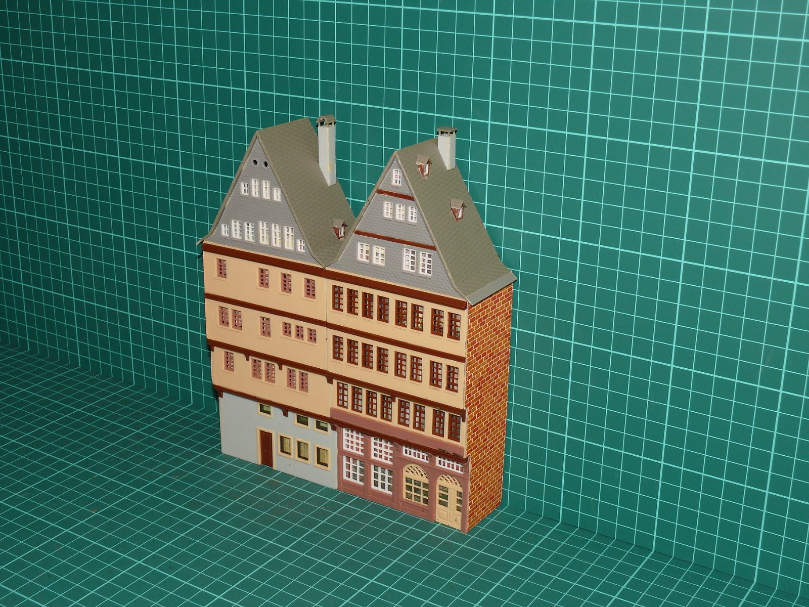 Pola / Faller H0 (1:87) – Historické městské domy „Staré Město“ – poloreliéf / kulisa na pozadí – H0